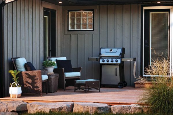 Napoleon Freestyle® Series Gas Grill Lifestyle