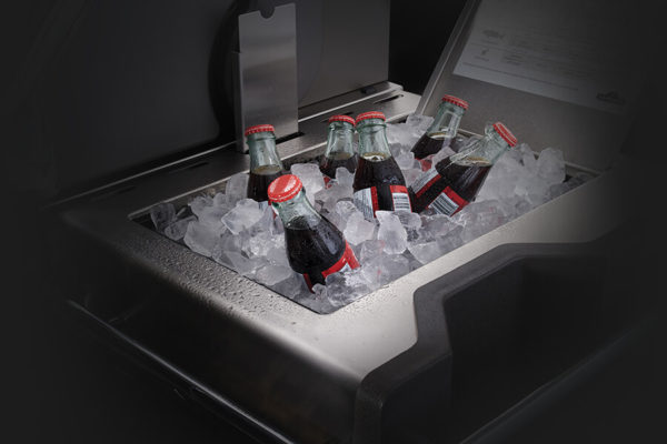 Napoleon Prestige PRO™ RSIB Gas Grill Series Features - Integrated Ice Bucket & Cutting Board