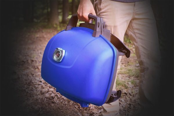 Napoleon TravelQ™ 285 Portable Propane Gas Grill Features - Lightweight & Easy to Carry