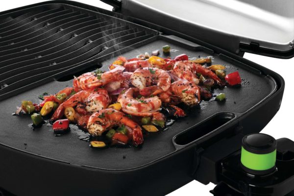 Napoleon TravelQ™ PRO285E Portable Electric Grill Lifestyle