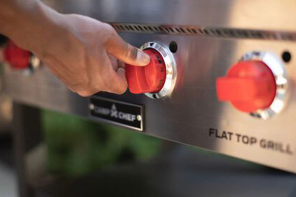 Camp Chef 6-Burner Flat Top 900 Grill and Griddle Features - Adjustable Heat Control
