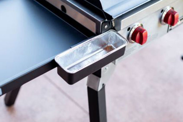 Camp Chef 6-Burner Flat Top 900 Grill and Griddle Features - Grease Management