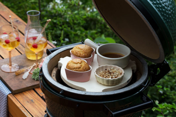 Big Green Egg - The convEGGtor® in an Open MiniMax With Bread