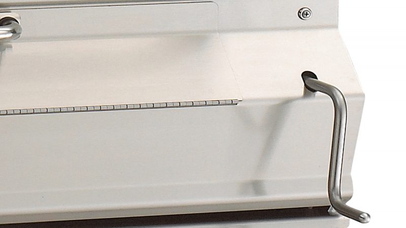 Fire Magic® Built-In Gas Grill With Analog Thermometer Feature - Adjustable Charcoal Pan